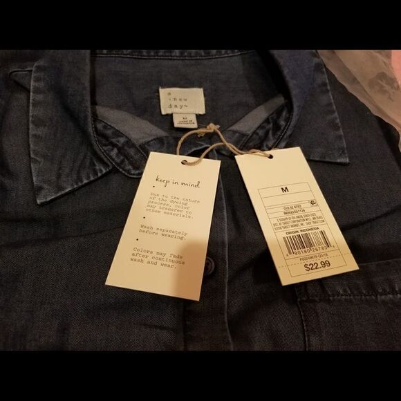 Botton down T-shirt   - Picture 5 of 6